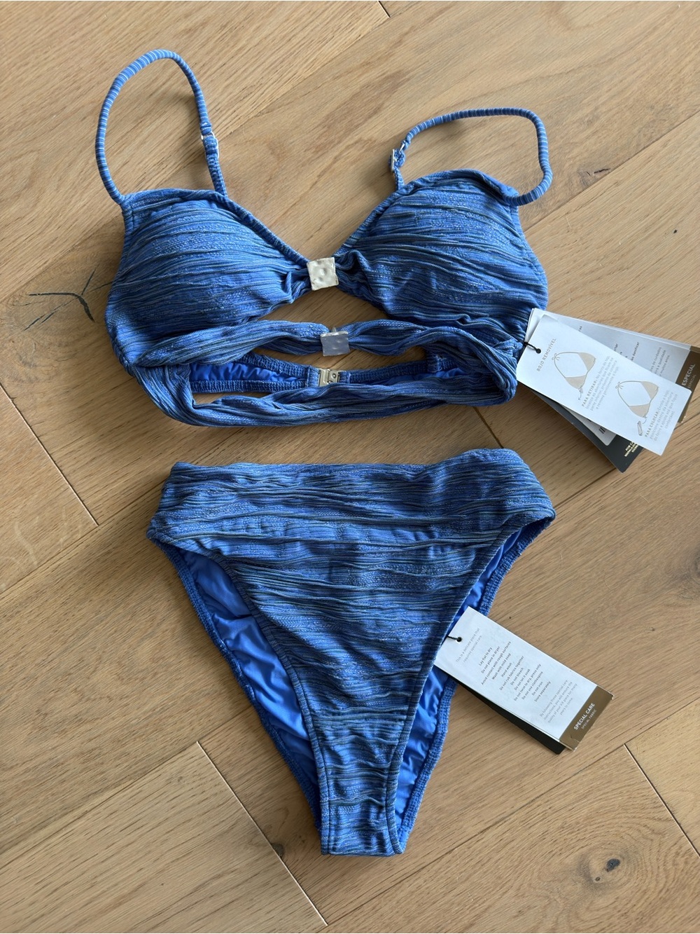 Bikini Set - Picture 5 of 7